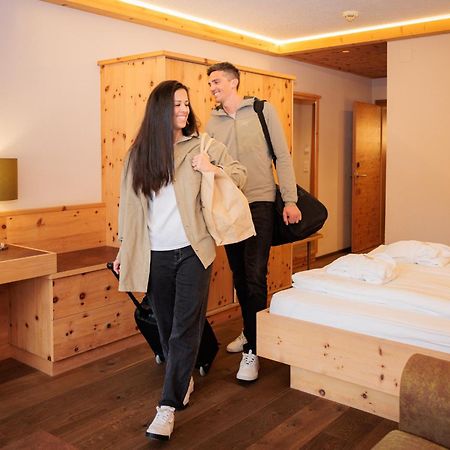 Hotel Baeckelar Wirt Superior Сьолден Екстериор снимка