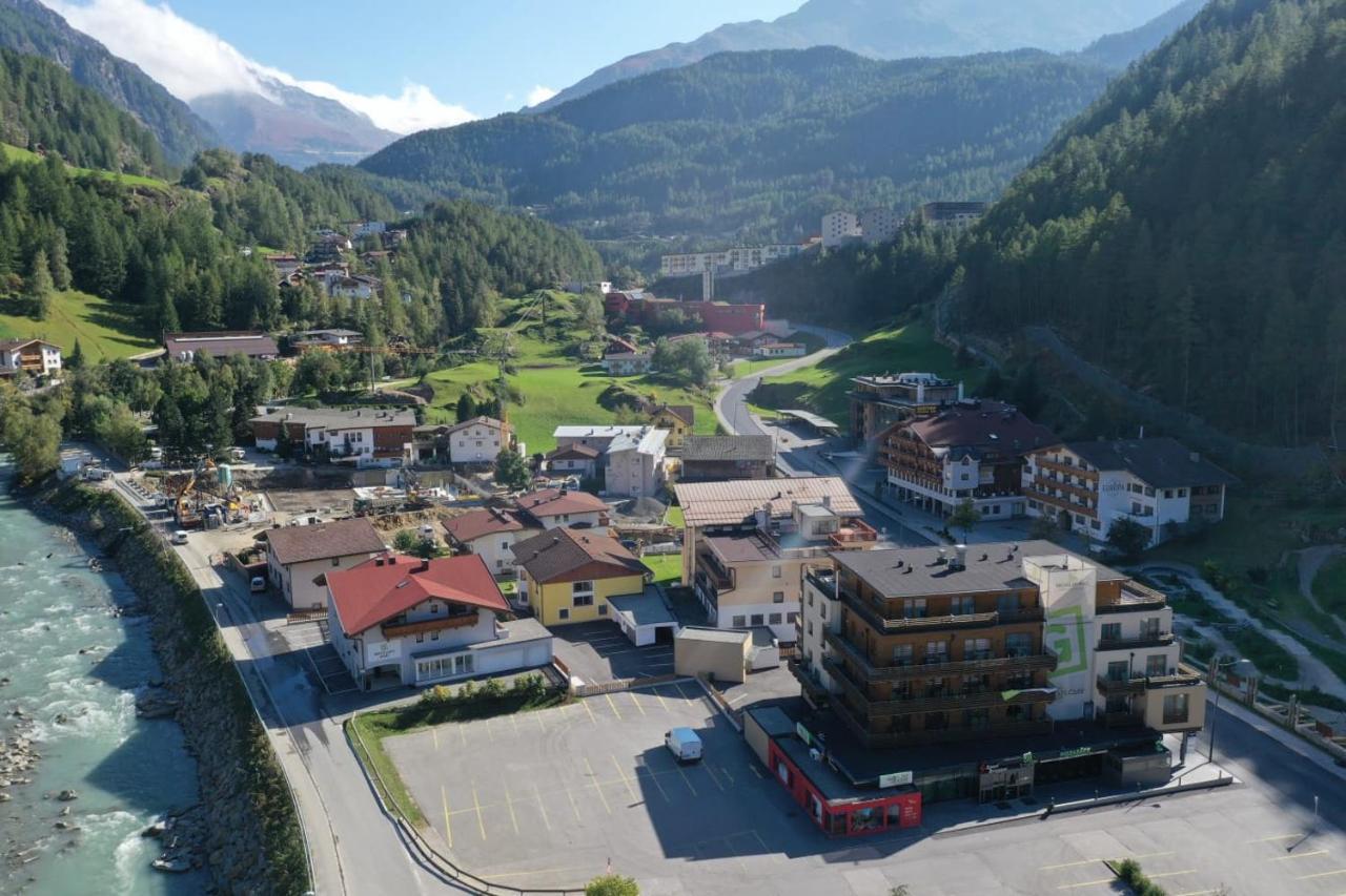 Hotel Baeckelar Wirt Superior Сьолден Екстериор снимка