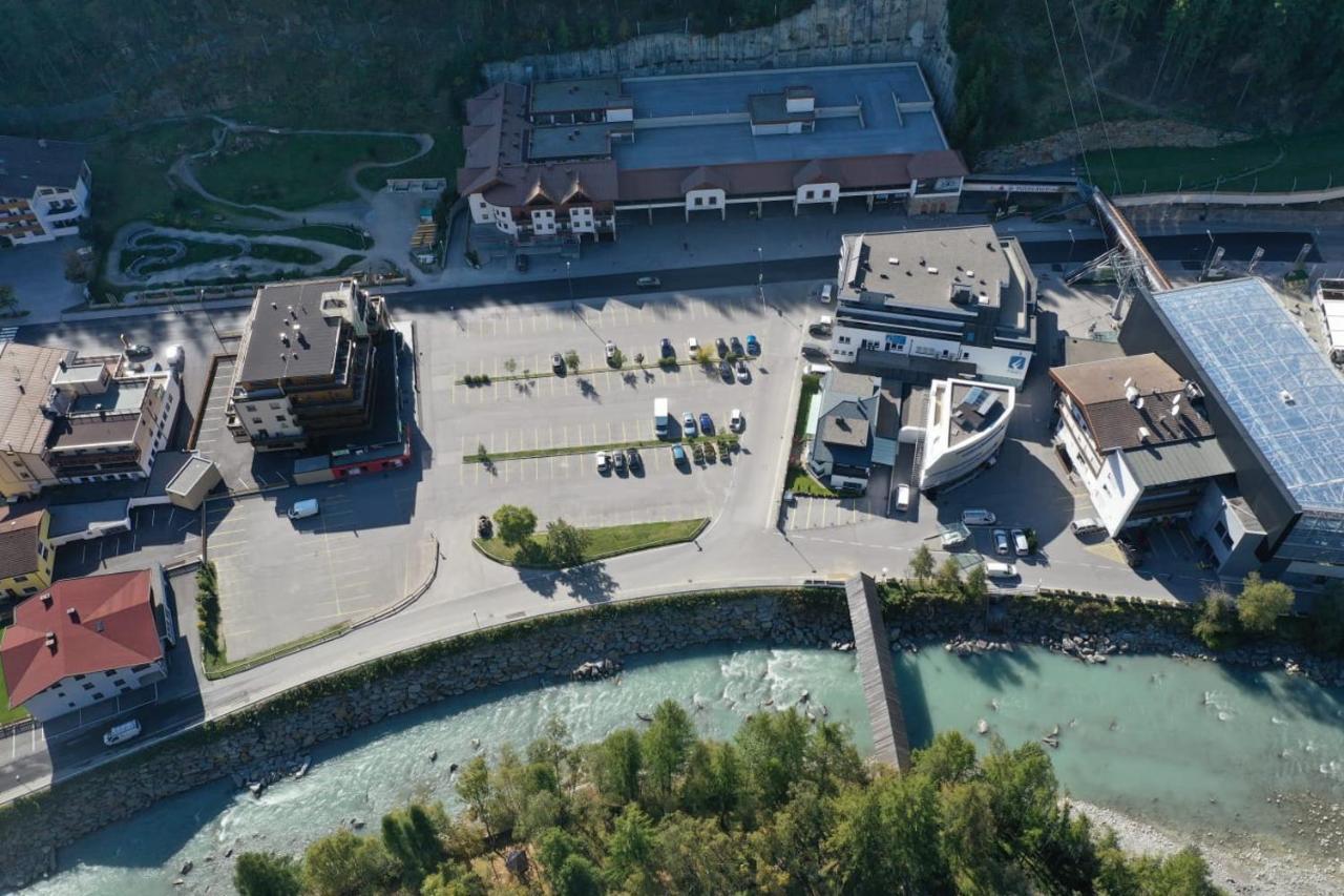 Hotel Baeckelar Wirt Superior Сьолден Екстериор снимка