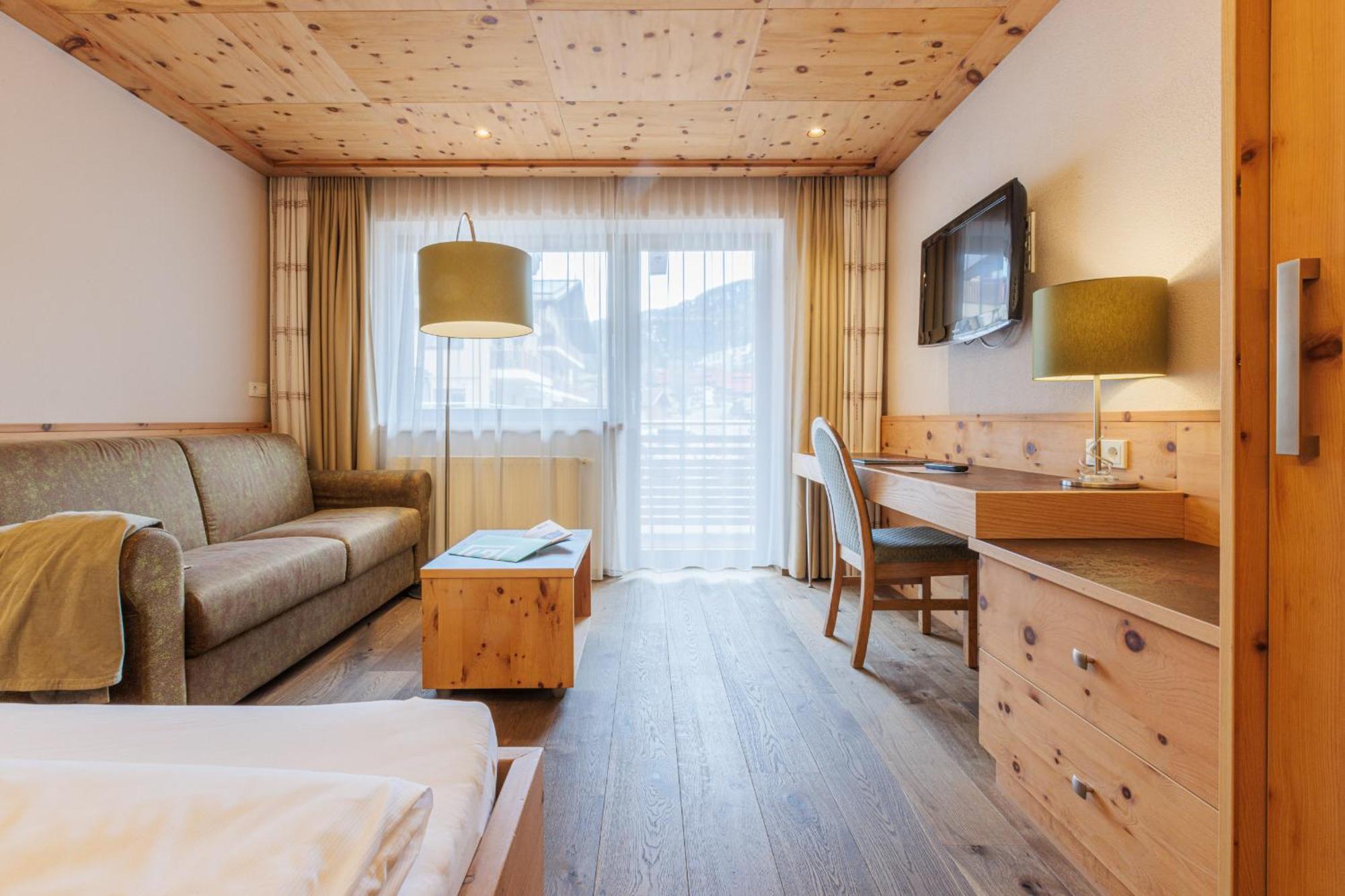 Hotel Baeckelar Wirt Superior Сьолден Екстериор снимка