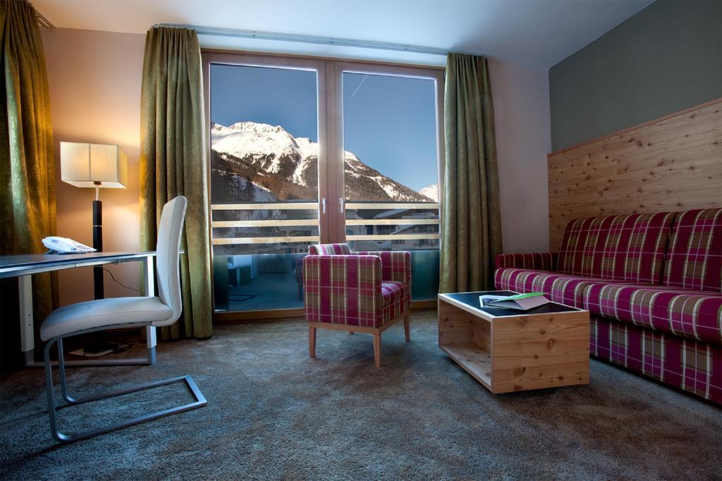 Hotel Baeckelar Wirt Superior Сьолден Екстериор снимка