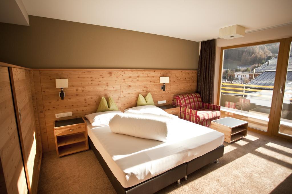 Hotel Baeckelar Wirt Superior Сьолден Екстериор снимка